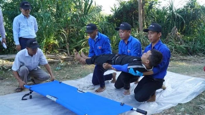 Tình huống cứu người trong thiên tai.