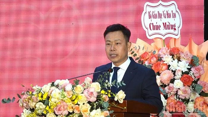 Giáo sư, Tiến sĩ Lê Quân, Thứ trưởng Bộ Giáo dục và Đào tạo phát biểu tại buổi lễ.
