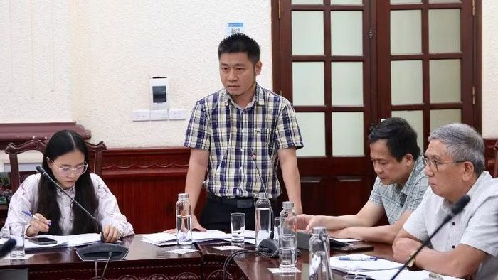 Đại biểu phát biểu góp ý.