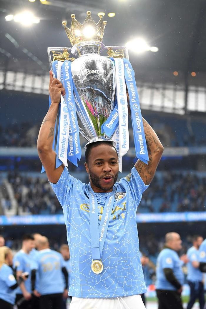 Sterling từng gặt hái nhiều vinh quang khi còn khoác áo Man City.