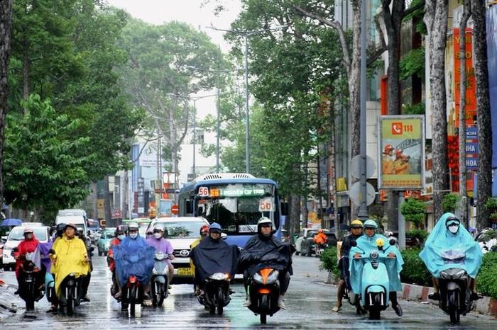 Hôm nay, TPHCM và Nam Bộ có mưa diện rộng kéo dài gần như suốt ngày