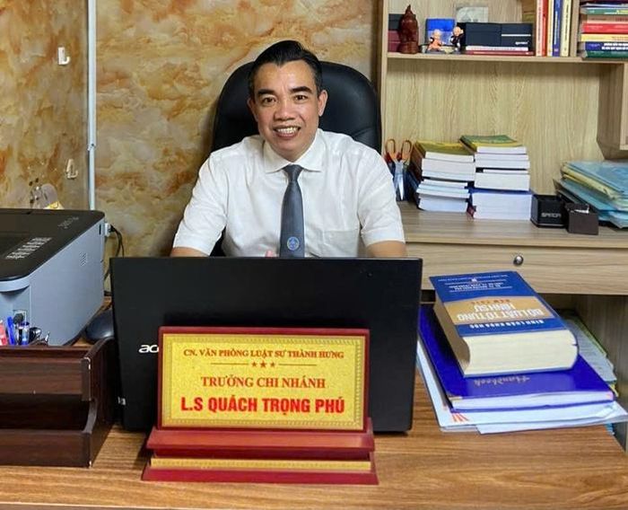 Luật sư Quách Trọng Phú cũng không giấu được niềm vui khi thân chủ được miễn trách nhiệm hình sự