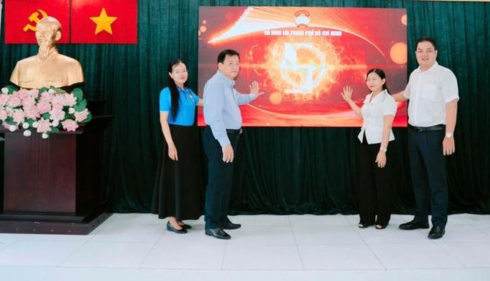 Nghi thức ra mắt Website của Ủy ban MTTQ Việt Nam xã Bình Lợi