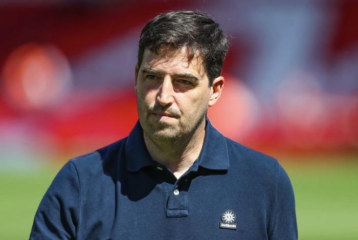 Andoni Iraola là ứng viên sáng giá cho vị trí HLV trưởng Liverpool