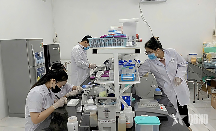 Nghiên cứu công nghệ gen ở Công ty Cổ phần Phù Sa Genomics, TP Cần Thơ.
