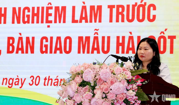Đồng chí Vũ Thị Hiền Hạnh, Phó chủ tịch UBND tỉnh Lào Cai phát biểu tại hội nghị.
