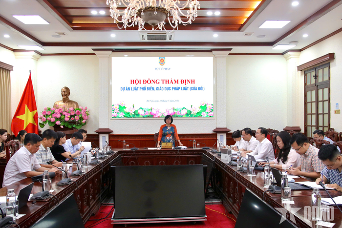 Quang cảnh cuộc họp.