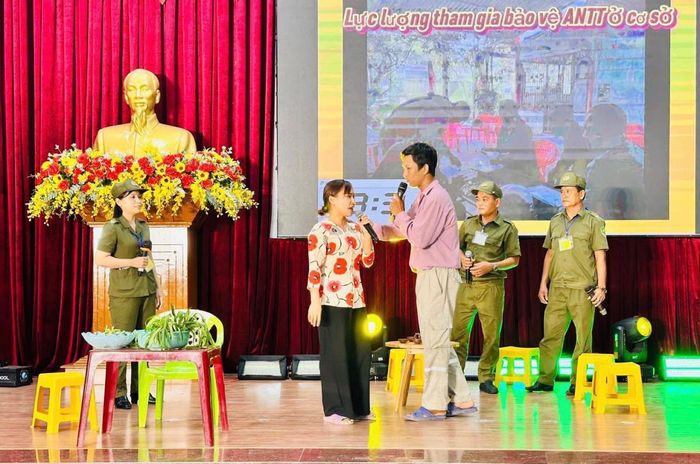 Phần thi xử lý tình huống của lực lượng bảo vệ ANTT ở cơ sở (xã Hòa Vang).