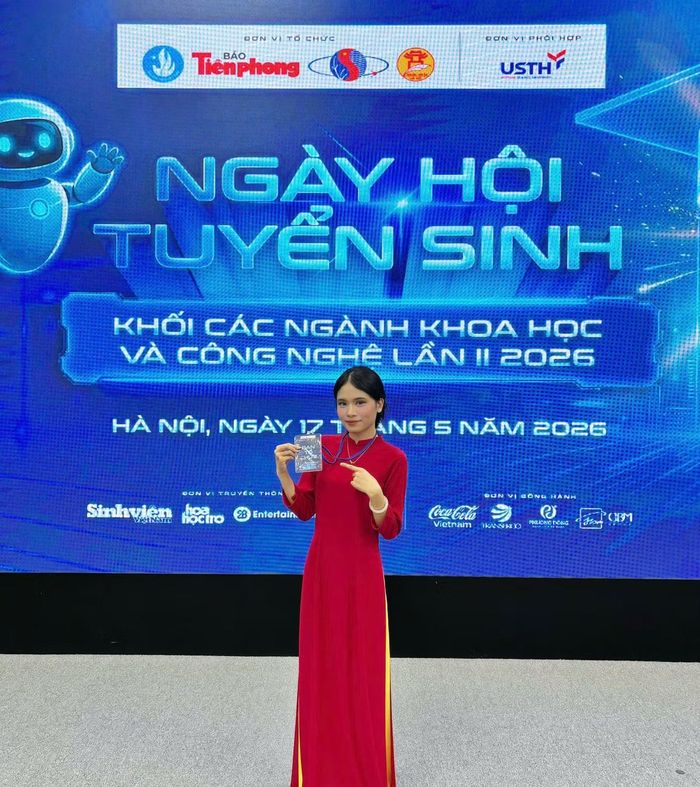 Ở giai đoạn cuối đại học, Phương Thùy tiếp tục thử sức trong lĩnh vực báo chí, truyền thông và sản xuất nội dung.