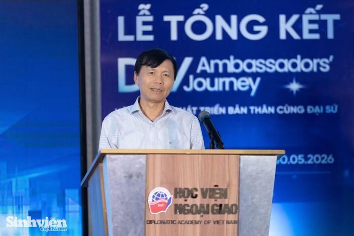 Đại sứ Đặng Đình Quý truyền cảm hứng tới các thế hệ sinh viên tiếp nối hành trình DAV Ambassadors’ Journey.
