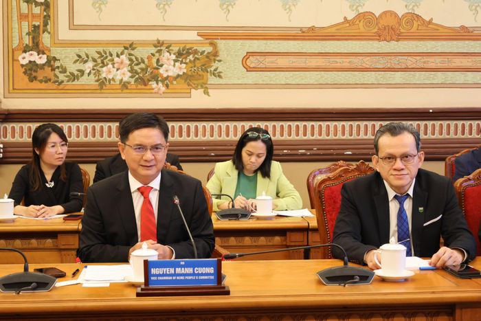 Phó Chủ tịch UBND TPHCM Nguyễn Mạnh Cường tiếp đoàn Đại học IUHW. Ảnh: PHƯỢNG CHÂU