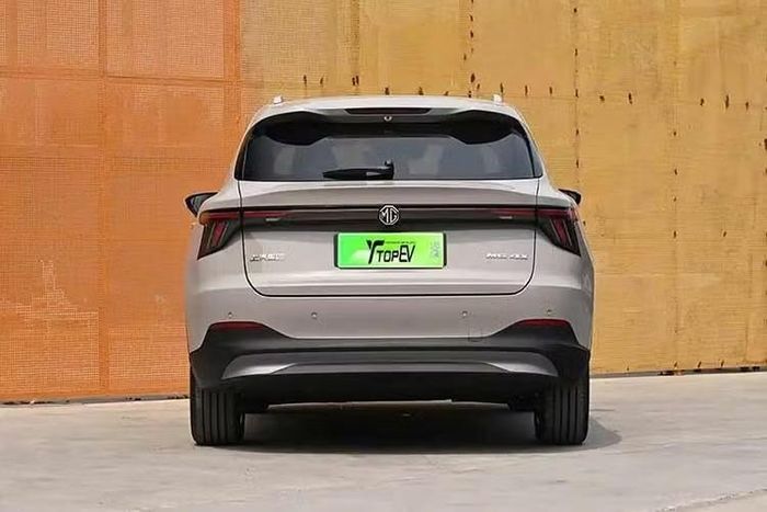 Tùy theo phiên bản, MG 4X sẽ sở hữu công suất tối đa 125 kW (168 mã lực) hoặc 150 kW (201 mã lực). Xe sử dụng pin LFP có dung lượng 53,9 kWh hoặc pin lithium mangan bán thể rắn dung lượng 64,2 kWh, cho phạm vi hoạt động thuần điện lần lượt 510 km và 610 km theo tiêu chuẩn CLTC.