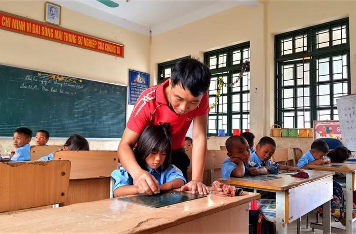 Mức phụ cấp cao nhất lên tới 80% được áp dụng đối với nhà giáo công tác tại trường phổ thông dân tộc nội trú. Ảnh minh họa ITN