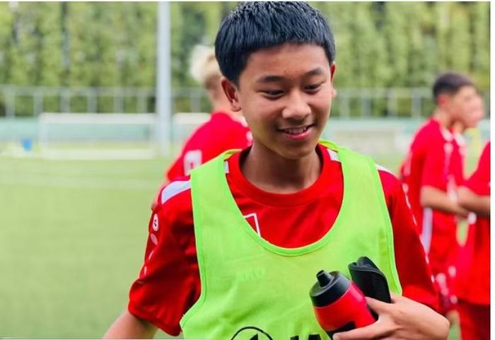 Phạm Anh Khôi trưởng thành từ lò đào tạo CLB Royal Antwerp. Trước khi ký hợp đồng chuyên nghiệp và khoác áo U23 Royal Antwerp, Anh Khôi là thành viên của đội U19 CLB này.