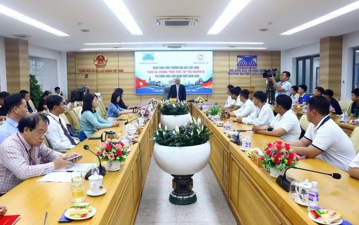 Quang cảnh buổi họp mặt.