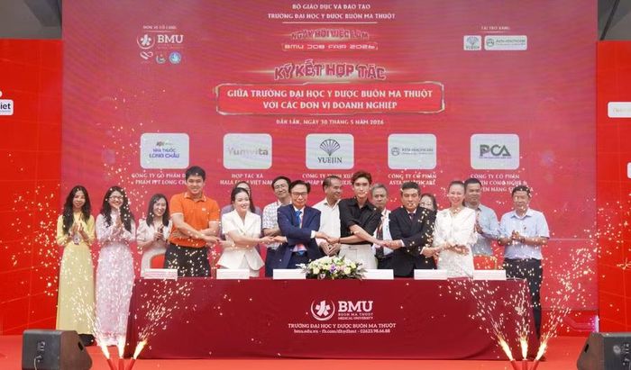 BMU ký kết hợp tác chiến lược với các doanh nghiệp. (Ảnh: TT)
