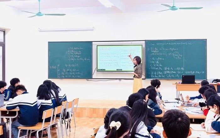 Trường Phổ thông Dân tộc nội trú tỉnh Phú Thọ ứng dụng công nghệ số trong dạy và học.