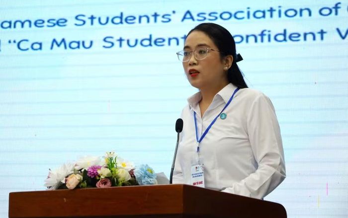 Chị Nguyễn Trang Anh Thư, Phó Bí thư Tỉnh đoàn Cà Mau phát biểu khai mạc.