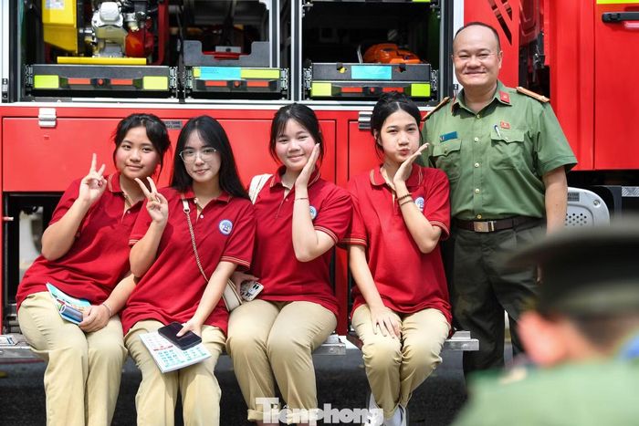 Đại diện ban tổ chức cho biết việc xây dựng mô hình trải nghiệm mở nhằm đưa hình ảnh người chiến sĩ Công an đến gần hơn với người dân, đồng thời nâng cao nhận thức cộng đồng về công tác bảo đảm an ninh, trật tự và phòng chống cháy nổ.