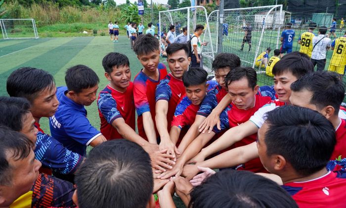 Tinh thần đoàn kết và quyết tâm chiến thắng được các vận động viên thể hiện ngay trước giờ thi đấu.