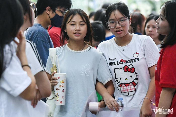 Thí sinh thi vào lớp 10 tại Hà Nội năm 2026. Ảnh: Thạch Thảo