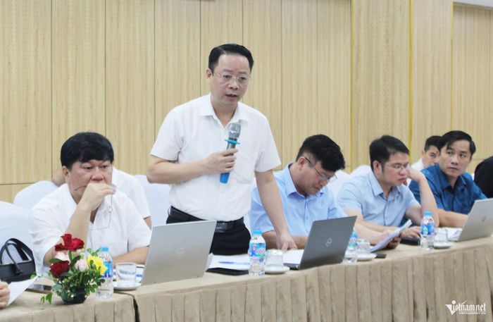 Ông Đỗ Quang Vinh - Phó Giám đốc Sở Dân tộc và Tôn giáo tỉnh Lào Cai, phát biểu tại hội thảo.