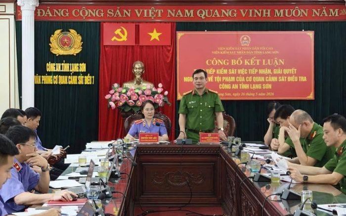 Đồng chí Nguyễn Quang Huyên, Phó Giám đốc Công an tỉnh phát biểu tiếp thu ý kiến tại buổi công bố Kết luận trực tiếp kiểm sát.