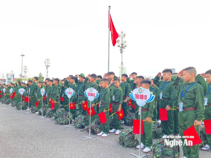 Hơn 300 em tham gia khóa "Học kỳ trong Quân đội" năm 2026.