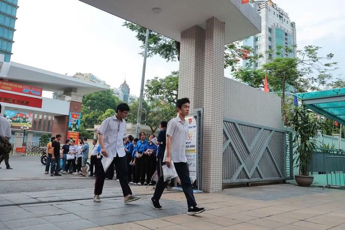 Năm 2026, Hà Nội có số lượng thí sinh dự thi vào 10 đông nhất từ trước tới nay. Thành phố đã bố trí 5.300 phòng thi (chưa kể thi chuyên), 385 phòng thi dự phòng thuộc 224 điểm thi, tăng 20 điểm so với năm 2025. (Ảnh: Hoài Nam/Vietnam+)