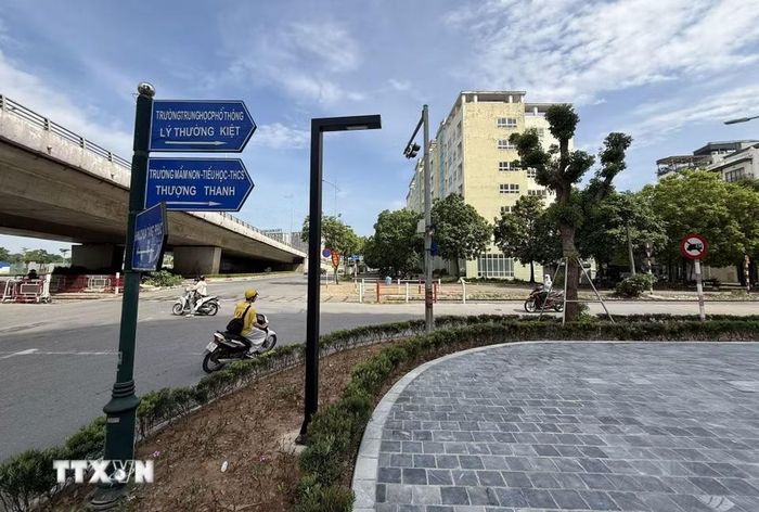 Khu tái định cư Thượng Thanh, phường Việt Hưng (Hà Nội) gần các trường học, chợ sinh hoạt nên rất thuận tiện cho các hộ dân đến ở luôn. (Ảnh: Quốc Khánh/TTXVN)