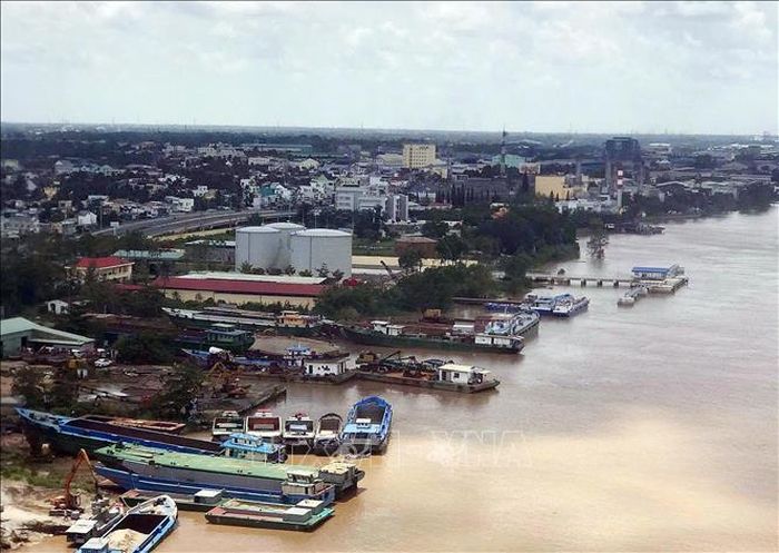 Giao thông đường thủy tại Cà Mau tiềm ẩn nguy cơ mất an toàn rất cao. Ảnh: Trung Hiếu/TTXVN