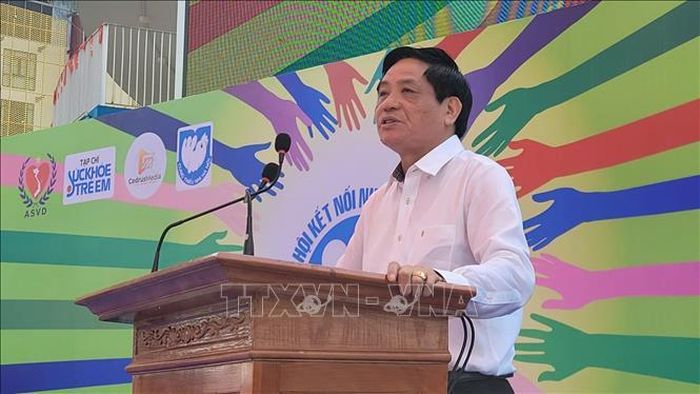Tổng Biên tập Tạp chí “Sức khỏe trẻ em” Trần Doãn Tiến phát biểu.