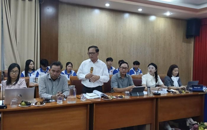 Các chuyên gia, đại biểu trao đổi thảo luận.