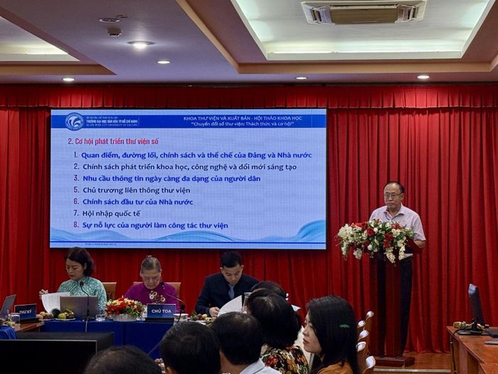 Các chuyên gia, nhà nghiên cứu, người làm công tác bảo tàng chia sẻ nhiều kinh nghiệm hoạt động thực tiễn tại hội thảo.