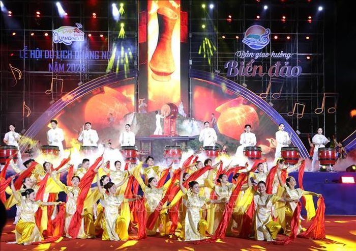 Một tiết mục nghệ thuật đặc sắc tại buổi lễ khai mạc.