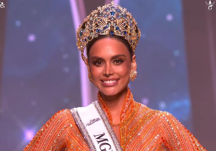 Người đẹp Colombia, Vanessa Pulgarin trở thành Hoa hậu Miss Grand International All Stars 2026. Ảnh màn hình - Grand TV