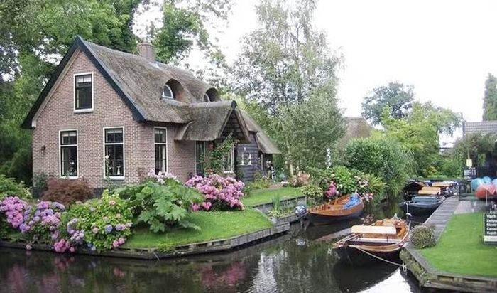 Ngôi làng Giethoorn bình yên.