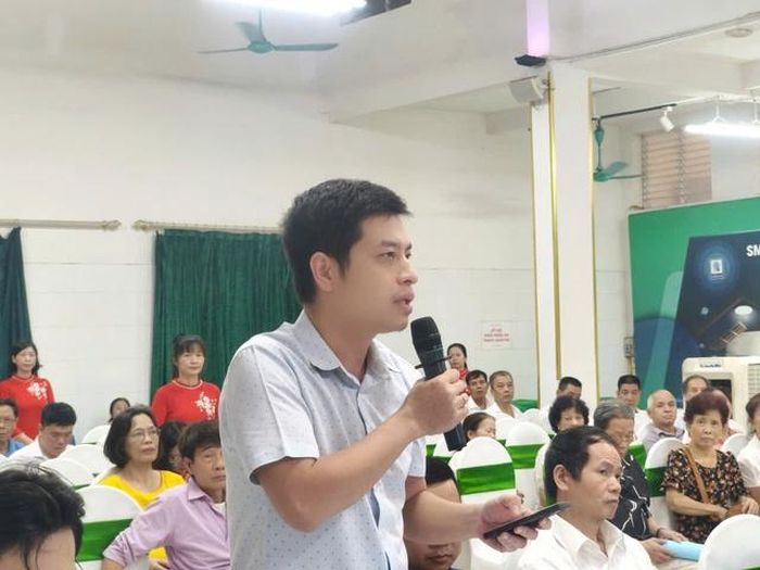 Cổ đông phát biểu đề nghị bổ sung nội dung xem xét chia tách cổ phiếu hoặc phát hành cổ phiếu thưởng từ nguồn vốn chủ sở hữu vào chương trình đại hội.