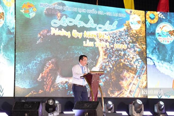 Đêm khai mạc lễ hội du lịch với chủ đề " Quy Nhơn Đông - Sắc màu biển gọi" vào tối 29/5