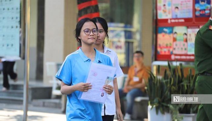 Nhiều thí sinh đánh giá đề thi tiếng Anh vừa sức.