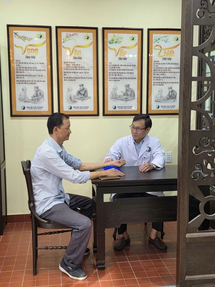 Người dân ngày càng quan tâm đến điều trị bằng YHCT.