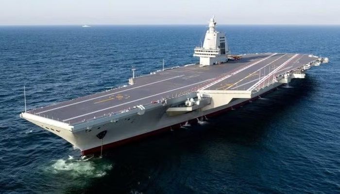 Siêu tàu sân bay đầu tiên của Trung Quốc, tàu Phúc Kiến. Ảnh: MW.