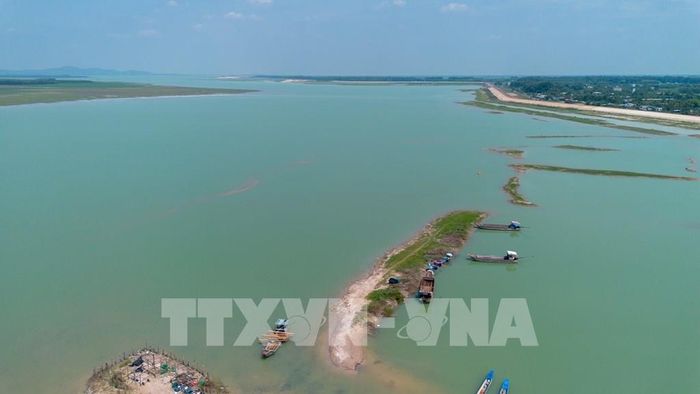 Hồ Dầu Tiếng giữ vai trò quan trọng trong điều tiết nguồn nước, bảo đảm tưới tiêu và ứng phó hạn hán trong mùa khô. Ảnh: Giang Phương - TTXVN