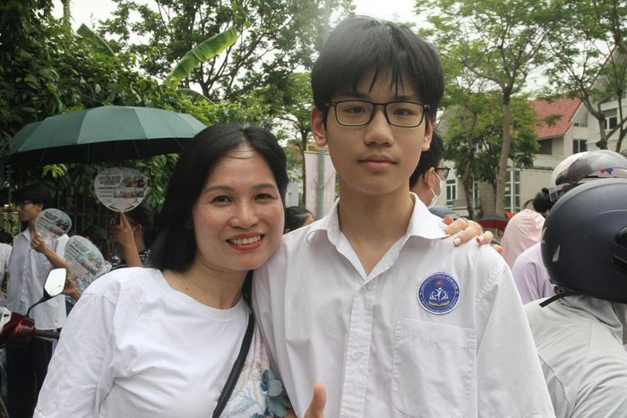 Nam sinh Nguyễn Dũng chia sẻ khá hài lòng với bài làm môn Ngữ văn.