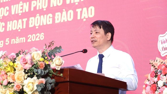 PGS.TS Trần Quang Tiến, Giám đốc Học viện Phụ nữ Việt Nam phát biểu tại chương trình.