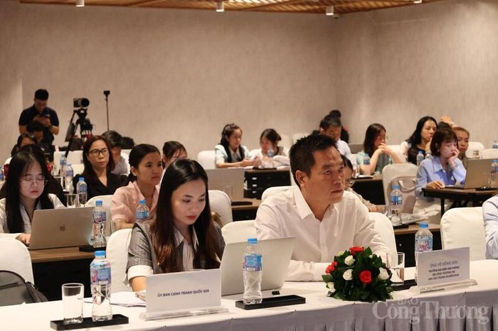 Các đại biểu tham dự hội nghị.