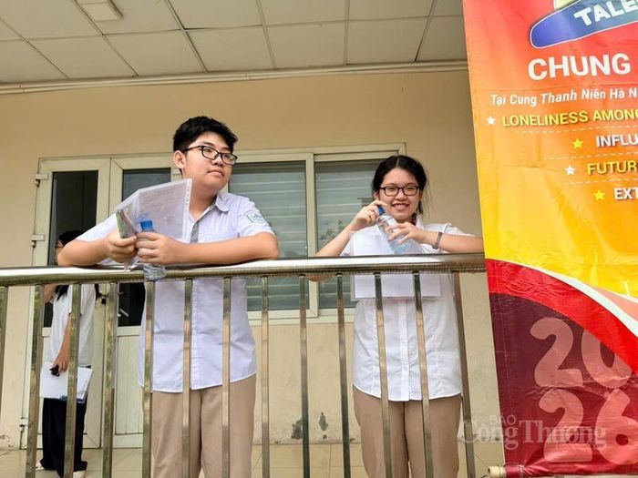 Thí sinh với tâm thế sẵn sàng bước vào môn thi đầu tiên.