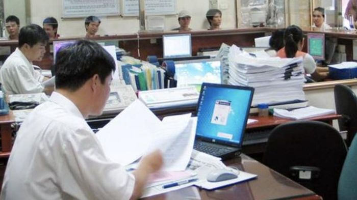 Bộ Nội vụ mới ban hành Thông tư hướng dẫn thực hiện mức lương cơ sở đối với các đối tượng hưởng lương, phụ cấp là cán bộ, công chức. Ảnh minh họa