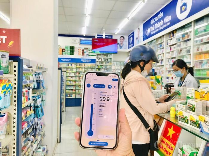 Theo nhiều người dân, mức nhiệt điều hòa từ 28-29 độ C vẫn tạo cảm giác thoải mái khi mua sắm. Ảnh: Hiền Mai