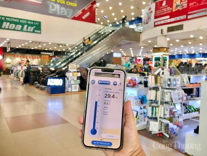 Tại Co.opmart Pleiku, hệ thống điều hòa vận hành ổn định nhưng không để nhiệt độ quá thấp. Ảnh: Hiền Mai